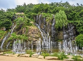 西大门弘济瀑布