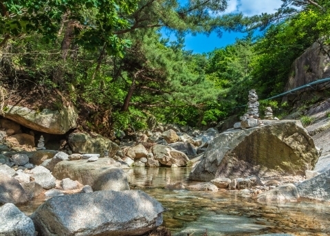 三川寺溪谷